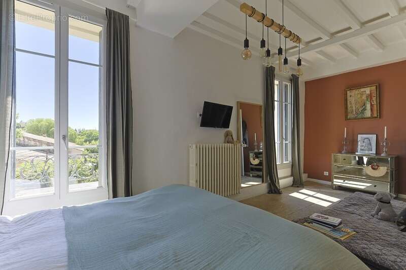 Magnifique PROPRIETE : Maison De Maître Et  Deux Dépendances (  17 Pièces / 400 M² )  Située à VERARGUES (34) DEDIEE A UN PROJET - photo 17