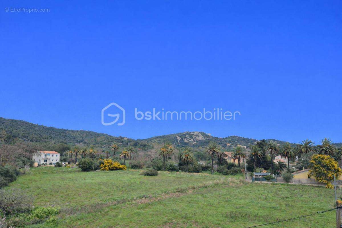 Appartement à HYERES