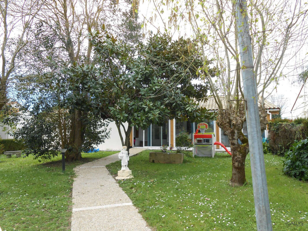 Maison à MESCHERS-SUR-GIRONDE
