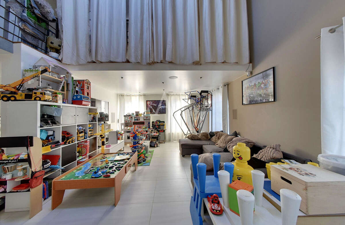 Maison à CHEVRY-COSSIGNY