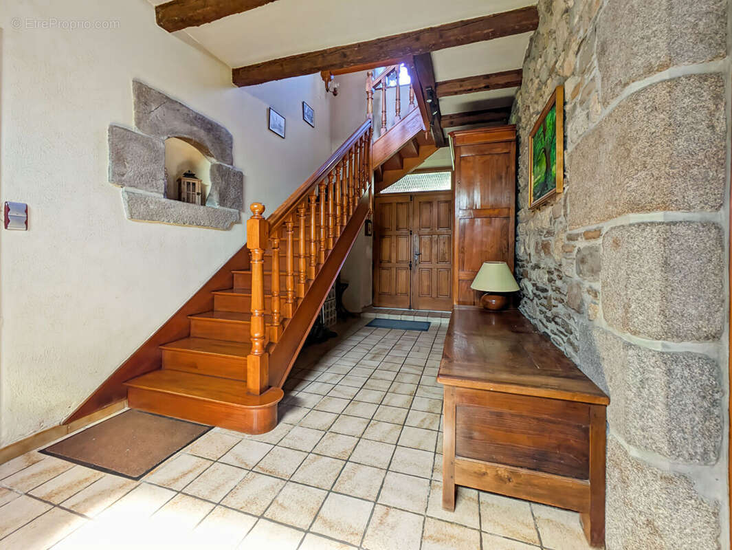 Maison à BAGUER-MORVAN