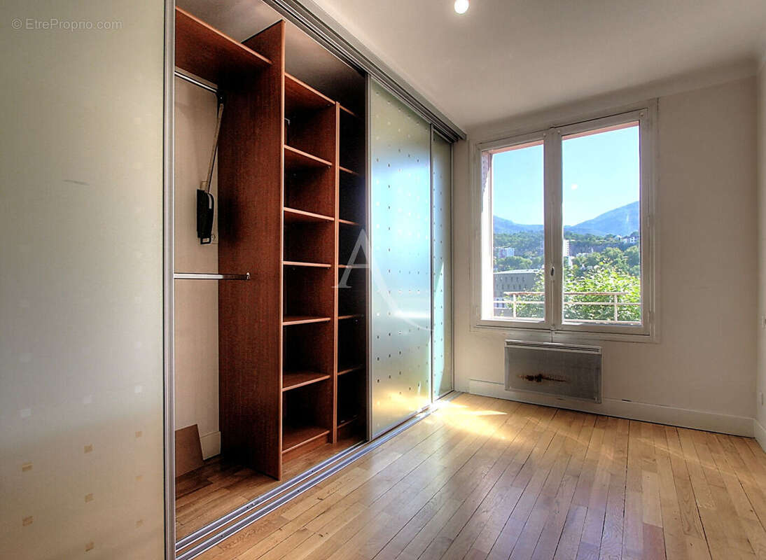Appartement Chambery 4 pièces avec cave, grenier et ascenseur - photo 11