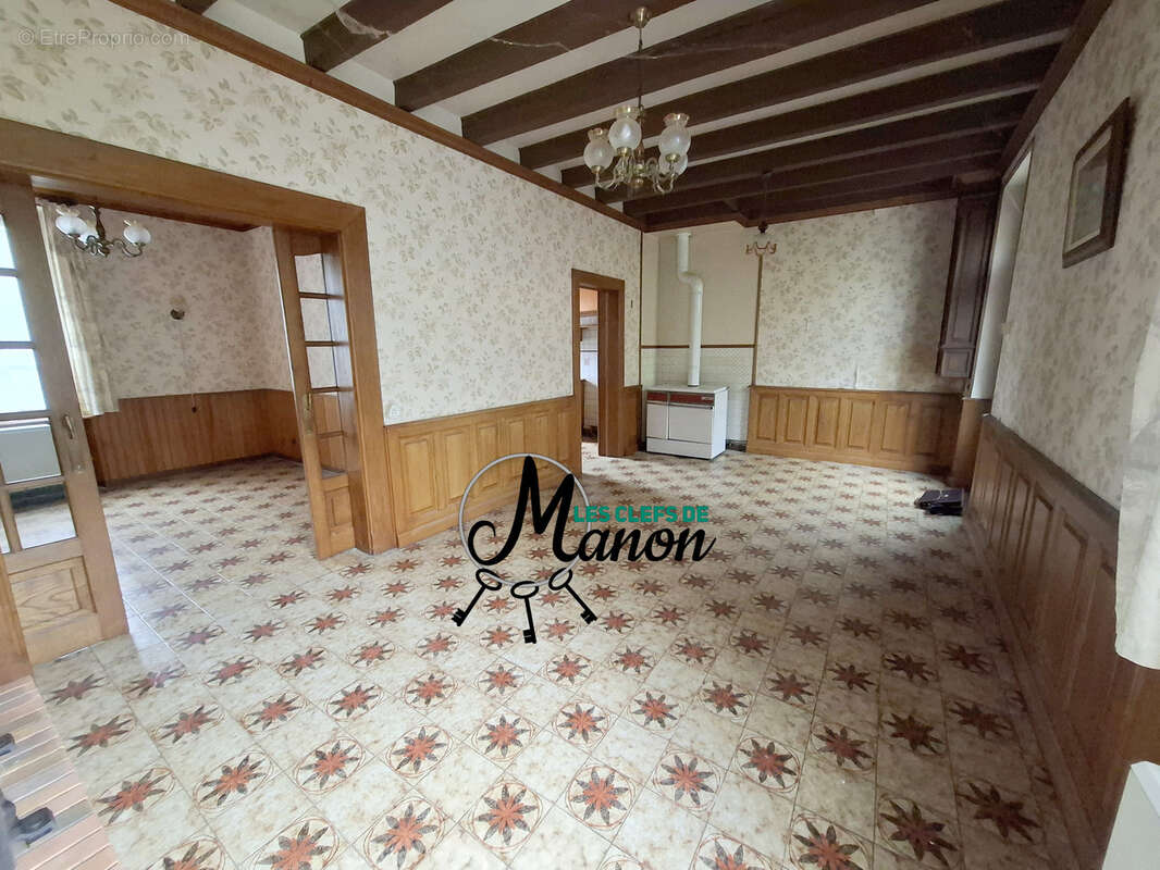 Maison à SAINT-SULPICE-LES-FEUILLES