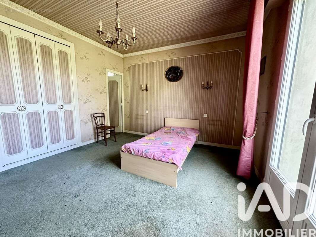 Maison 182 m² à Feugarolles  - photo 8