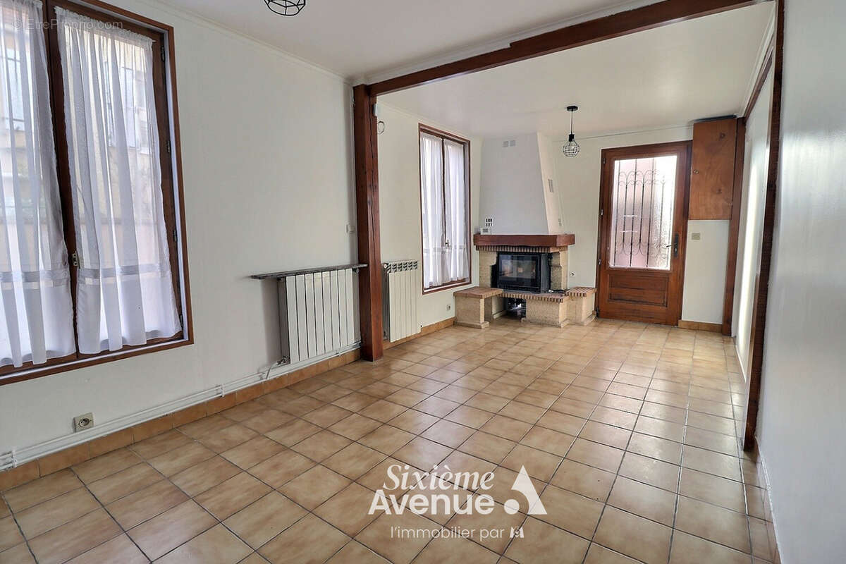 Maison à CHAVILLE