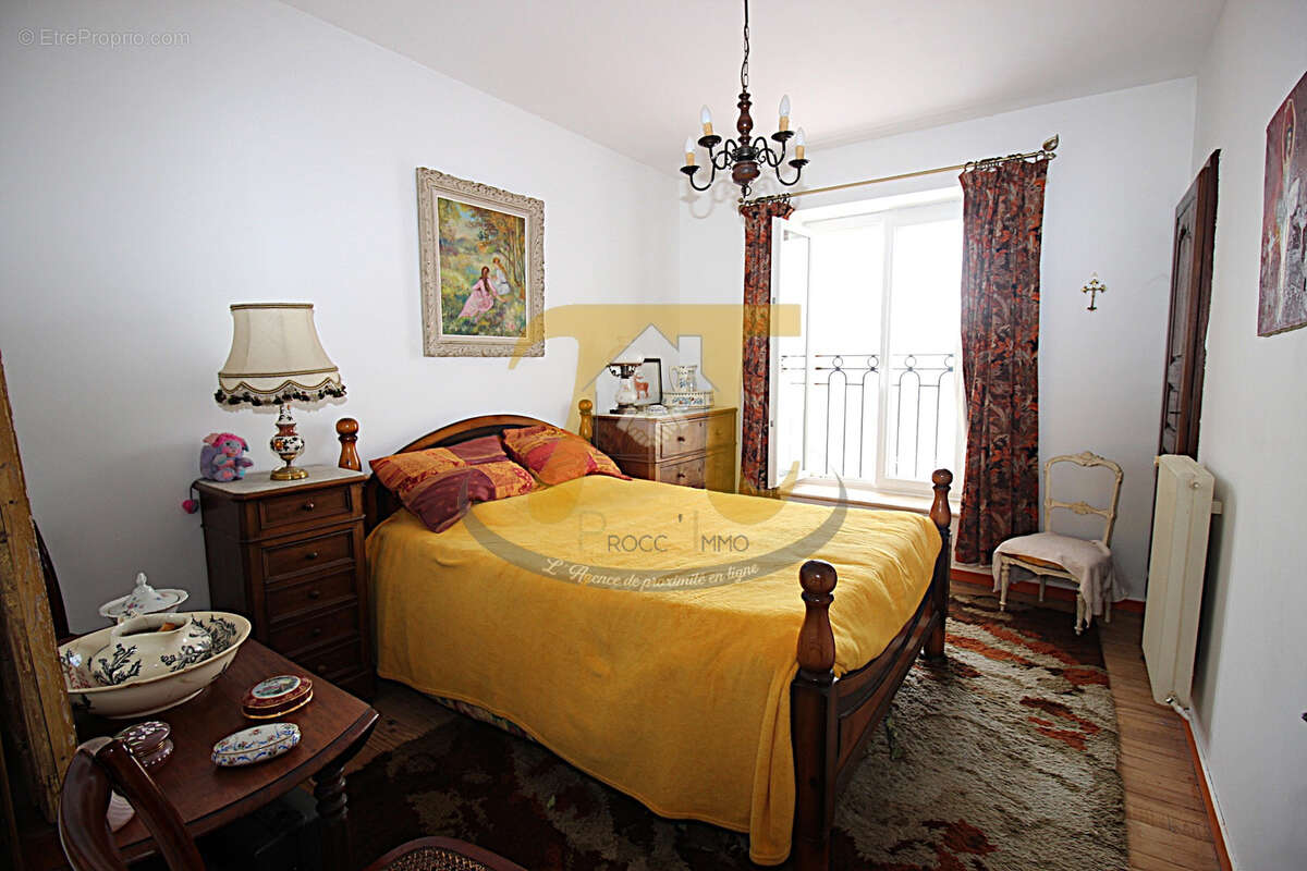 Grande maison en pierre avec piscine , intégrant un gîte 4 places - Par arboré de 2 hectares. - photo 12
