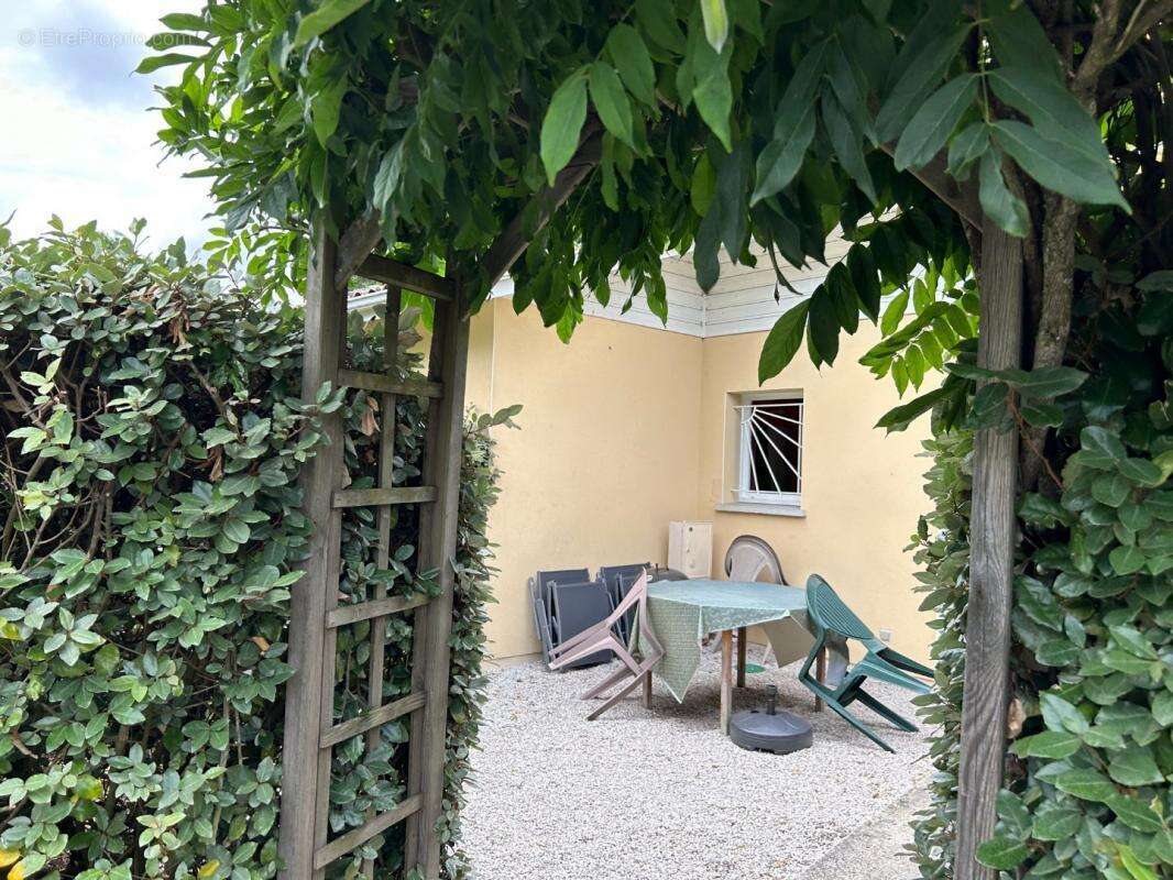 Maison à SAINTE-EULALIE-EN-BORN