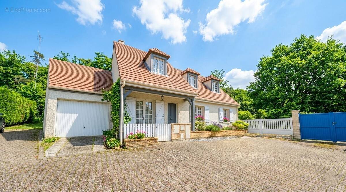 Maison à SACLAS