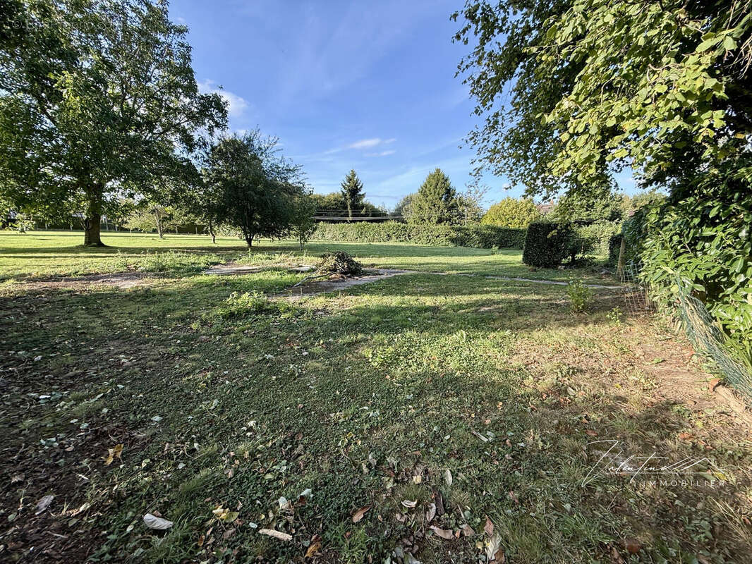 Terrain à PONT-L&#039;EVEQUE