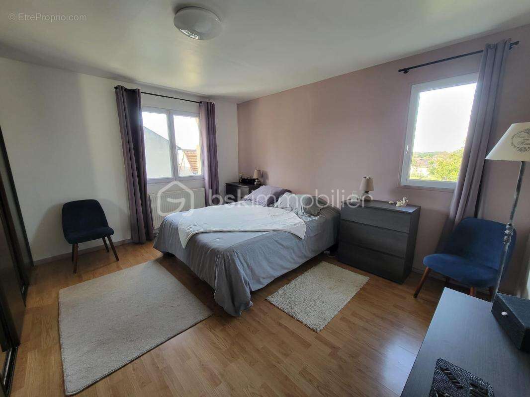 Maison à MAREUIL-LES-MEAUX