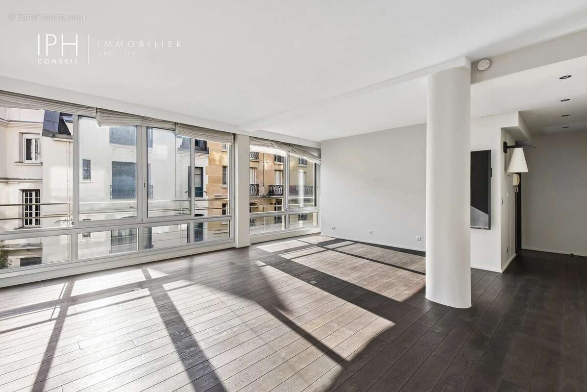 Appartement rénové, lumineux et proche commodités - photo 4
