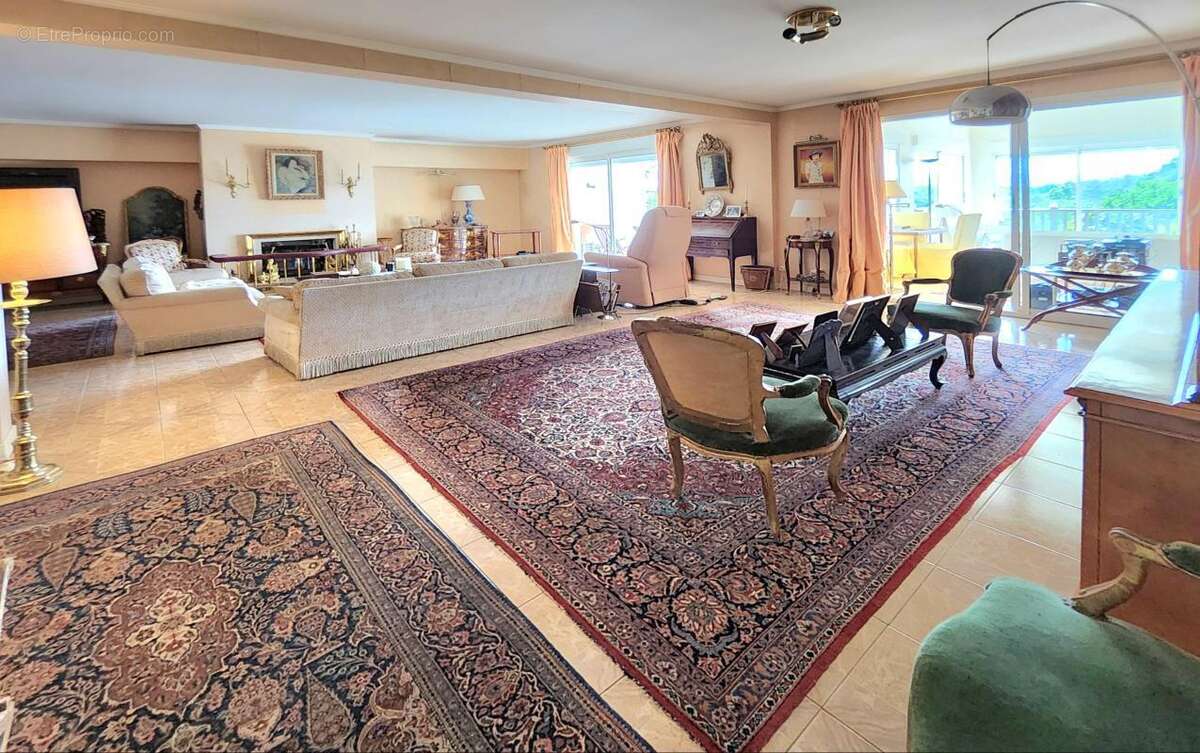 Appartement T4 À Vendre Arbonne avec Cave, Garage et piscine - photo 5