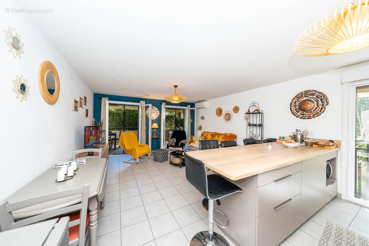 Appartement à LA COLLE-SUR-LOUP