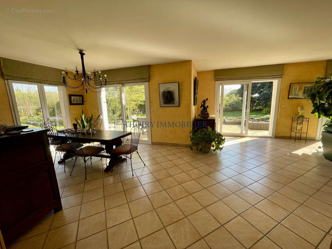 Maison à MONTFORT-L&#039;AMAURY