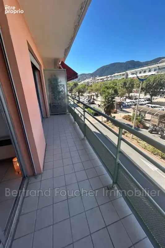 Appartement 2 pièces 35 m² à vendre à Cavalaire-Sur-Mer (83240) - photo 2