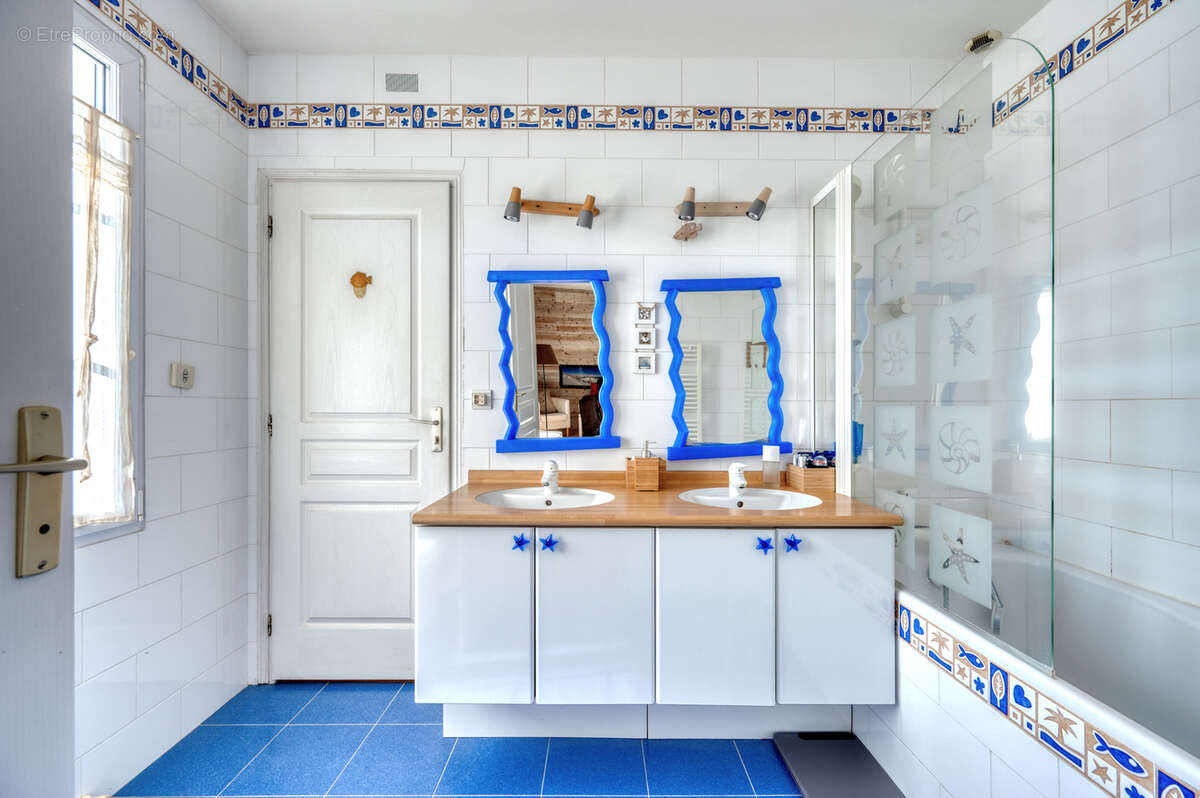 Maison à SAINT-NOM-LA-BRETECHE