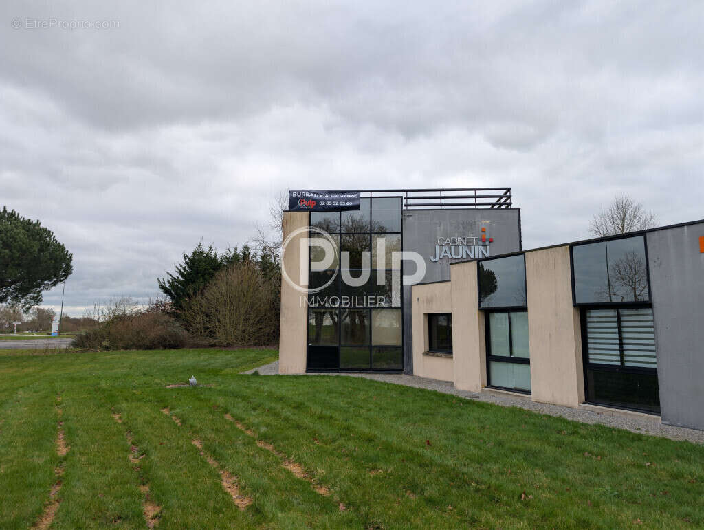 Commerce à VIEILLEVIGNE