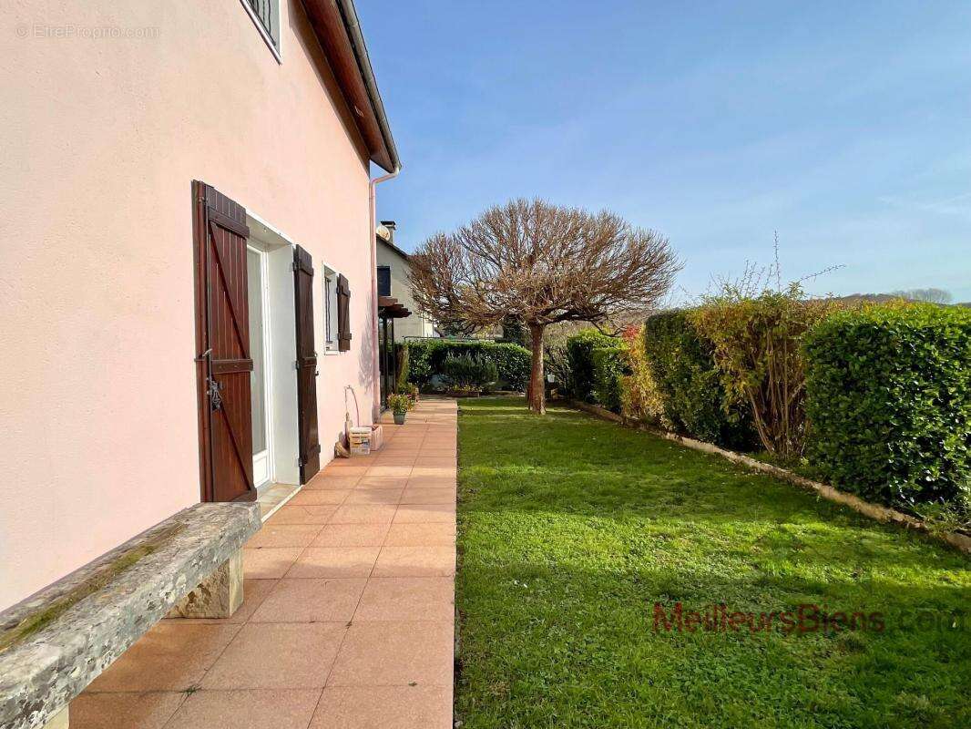 Maison à MESSIA-SUR-SORNE