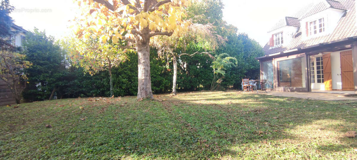 Maison à MAREIL-MARLY