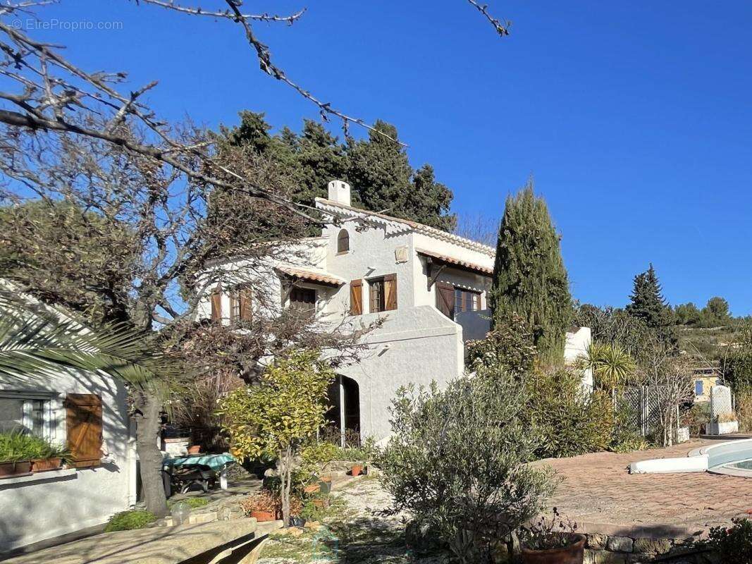 Maison 230 m² à Istres  - photo 5