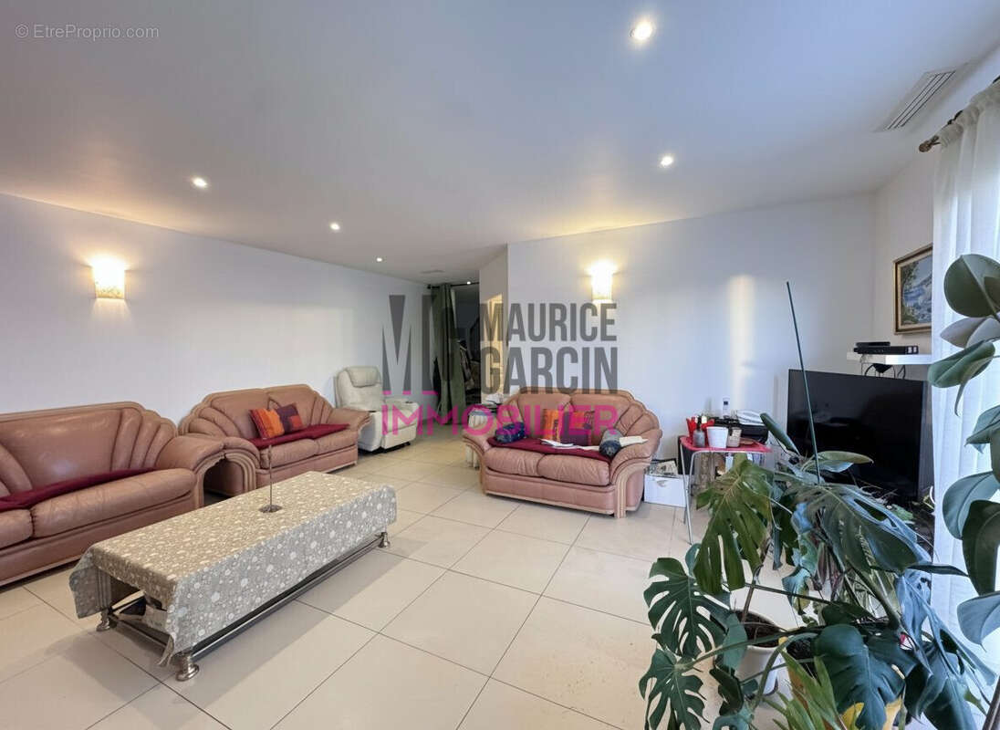 Maison à MORIERES-LES-AVIGNON