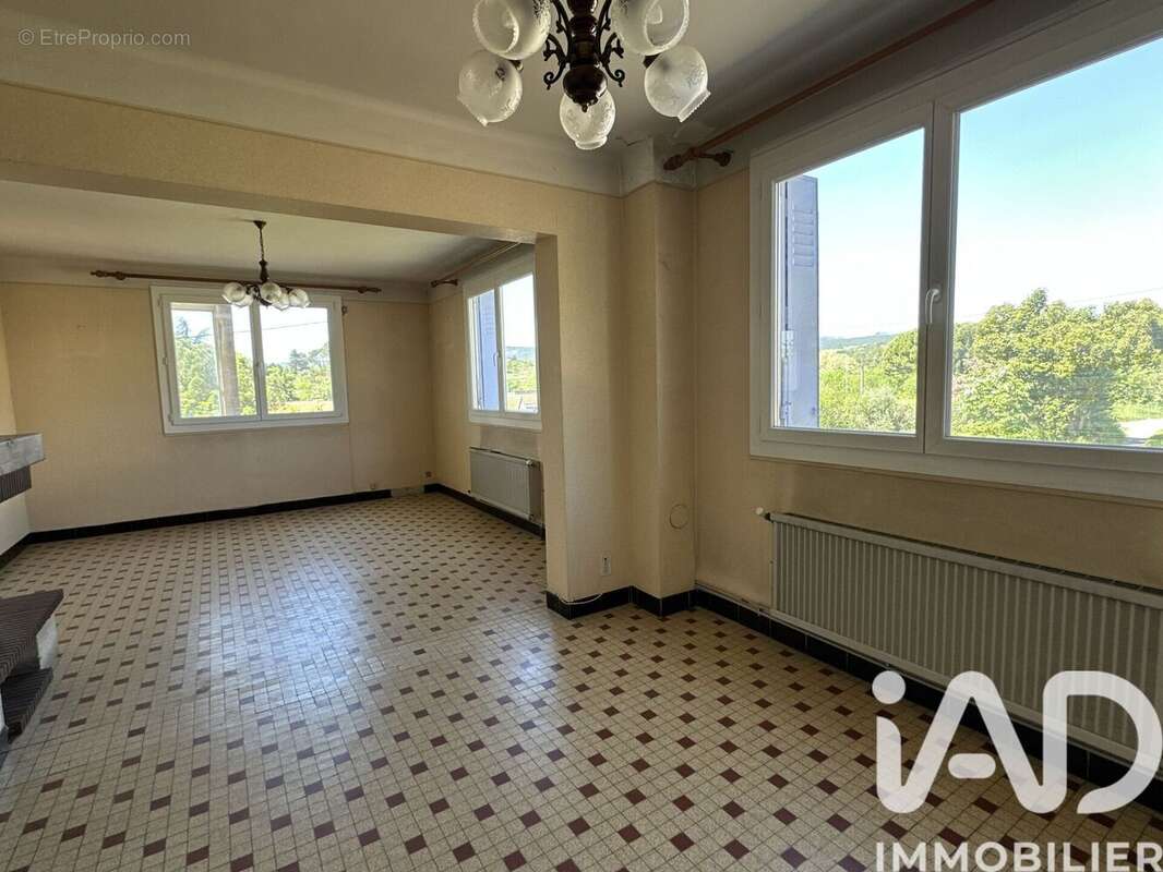 Photo 8 - Maison à SAINT-ETIENNE-DE-FONTBELLON