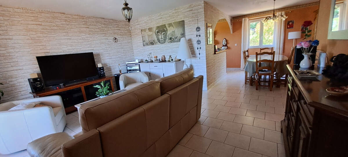 Maison traditionnelle de 184 m2 utiles (90 m2 hab.)   Piscine, grand garage et vue Cévennes   Gajan (30730) - photo 12
