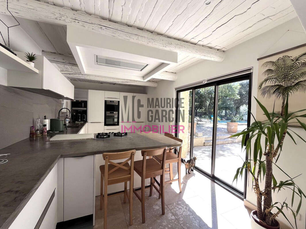 Maison à PERNES-LES-FONTAINES