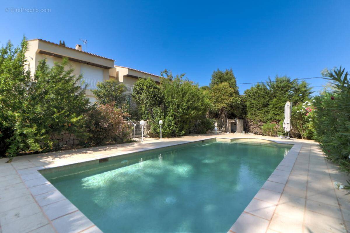 Maison à MOUGINS