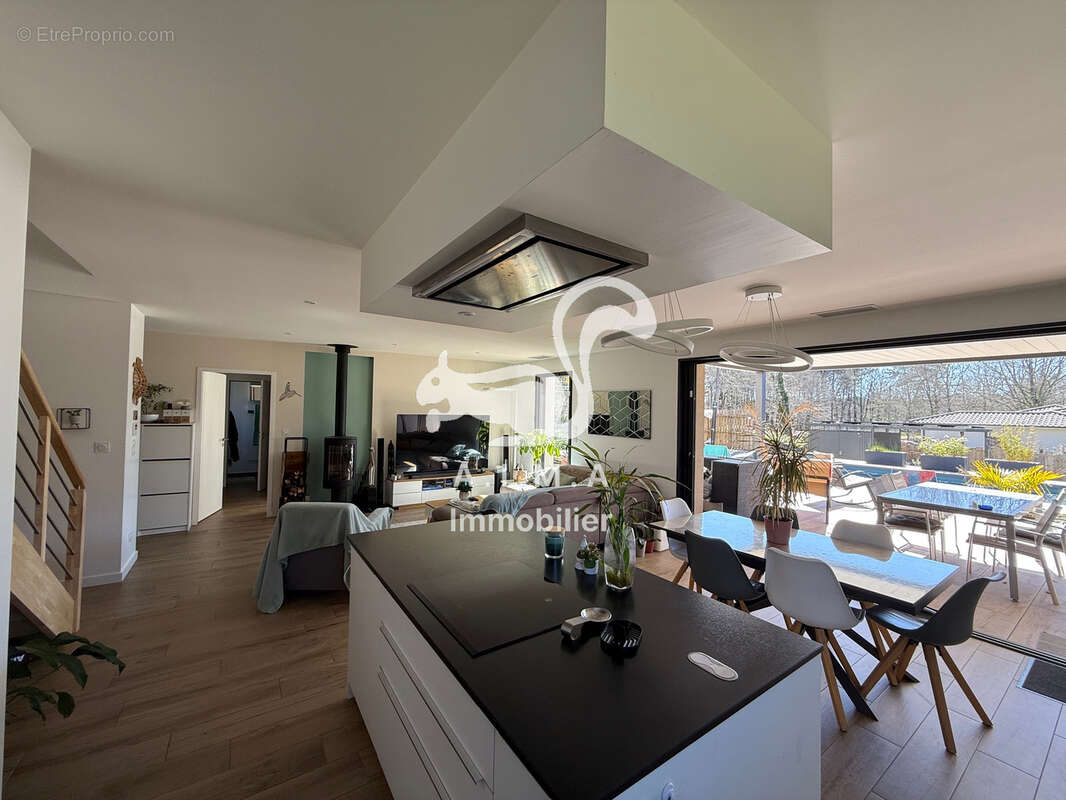 Mios, contemporaine récente avec de belles prestations - photo 2