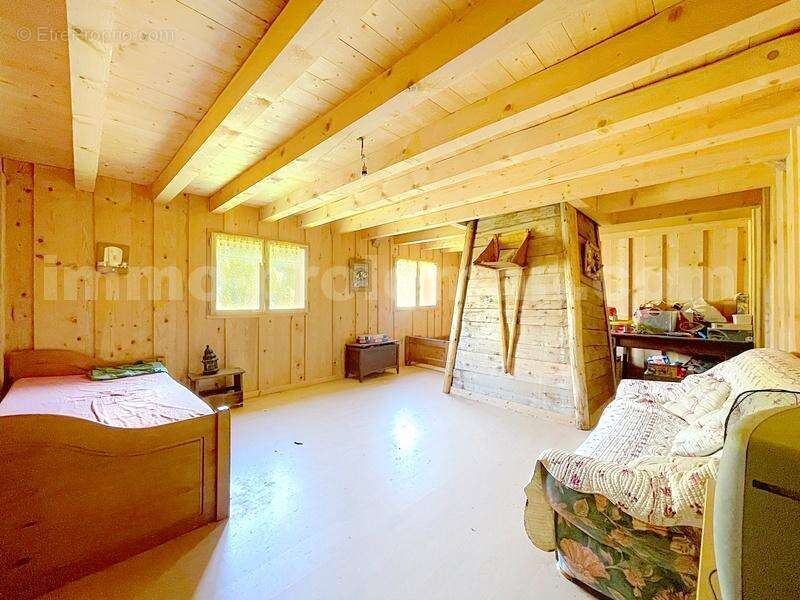 Chalet_D'Alpage_Brizon_Bonneville_secteur_calme_Nature_Residence_Secondaire_vue_montagne_rare_Atypique_frontière_Suisse_Genève_FRONTALIERS_salon_cuisine_terrain_boisé_ - Maison à BRIZON