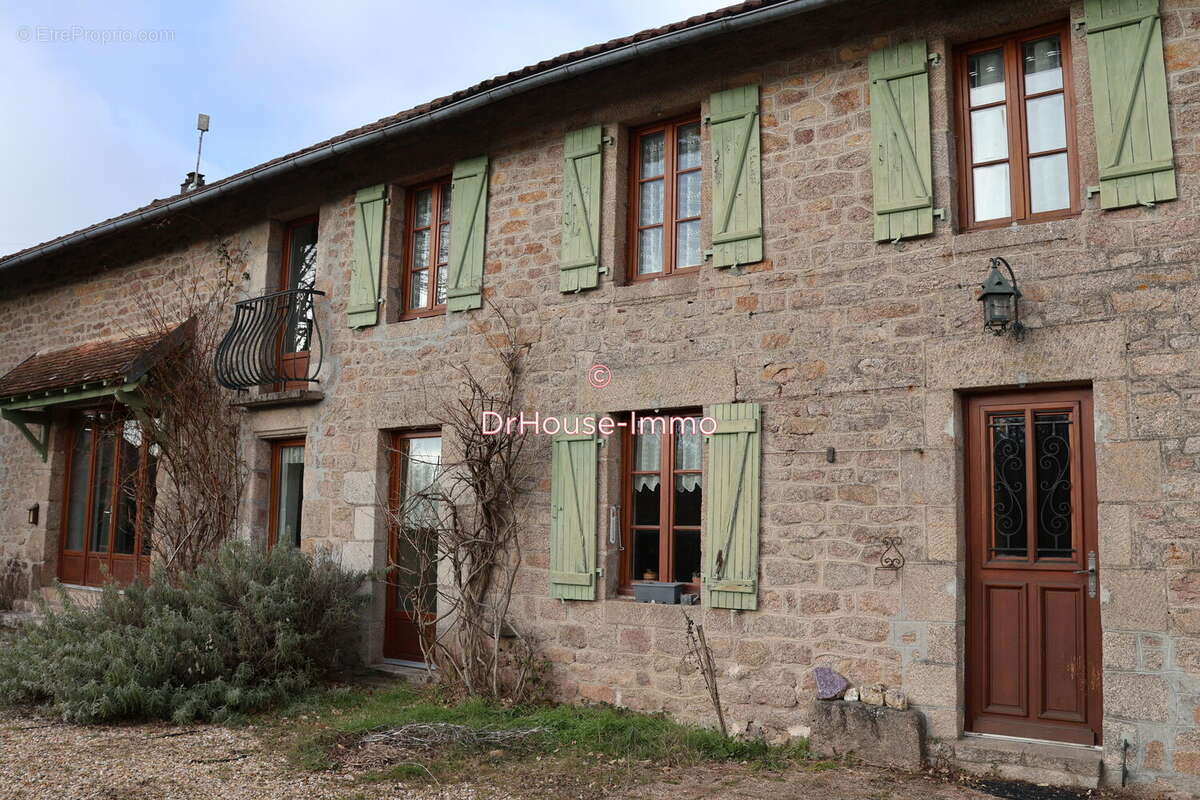 Maison à SAINT-LEGER-LA-MONTAGNE