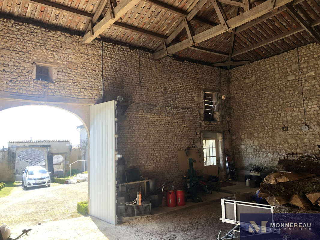Maison à BRIE-SOUS-BARBEZIEUX