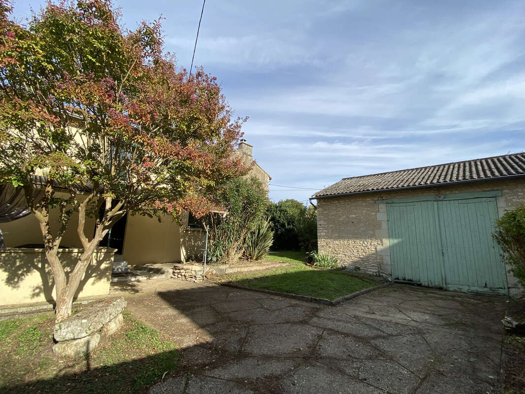 Maison à NEUVILLE-DE-POITOU