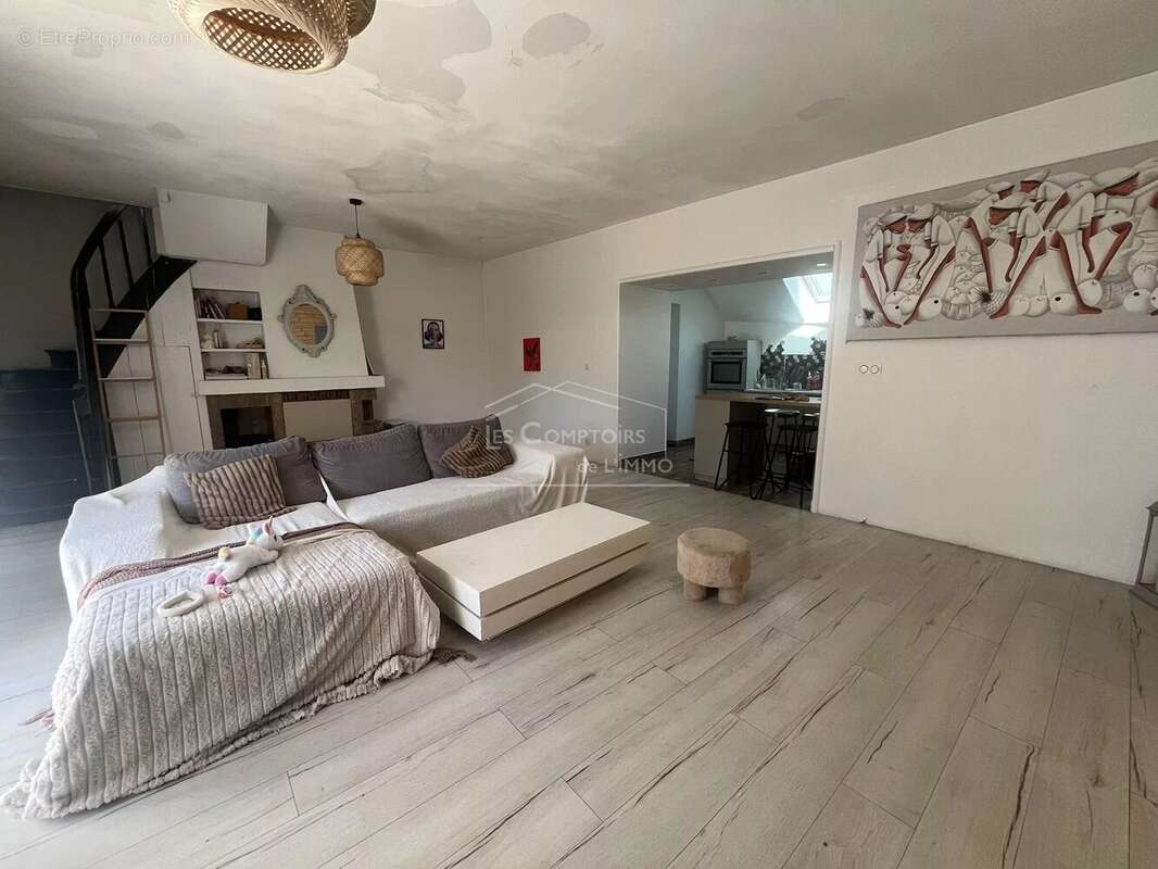 Trignac, Maison en pierre 4 chambres - photo 2