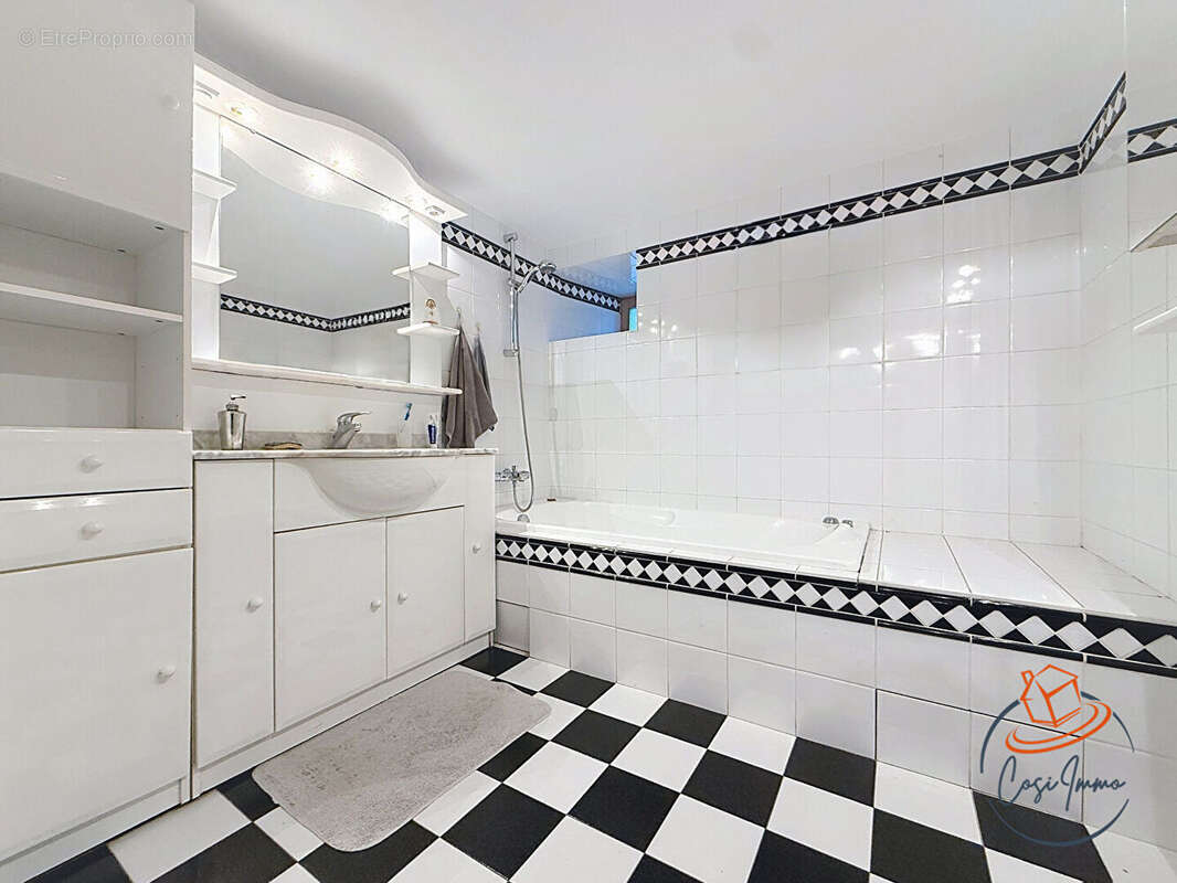 Maison à BELLEGARDE-SUR-VALSERINE