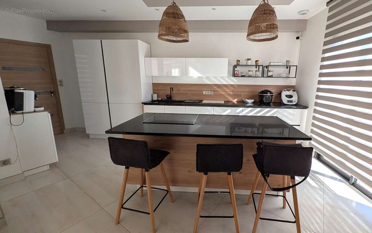 Maison à MORIERES-LES-AVIGNON