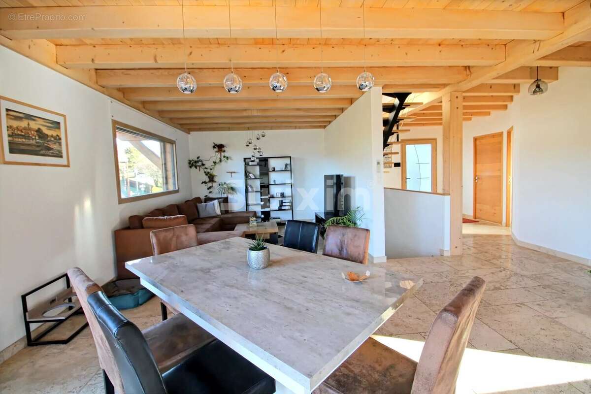 Maison à VIUZ-EN-SALLAZ