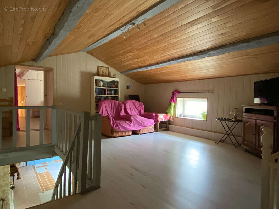 Maison à CHAMPAGNE-LE-SEC