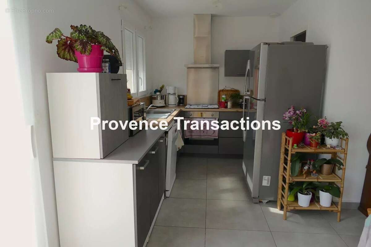 Maison à SAINTE-CECILE-LES-VIGNES