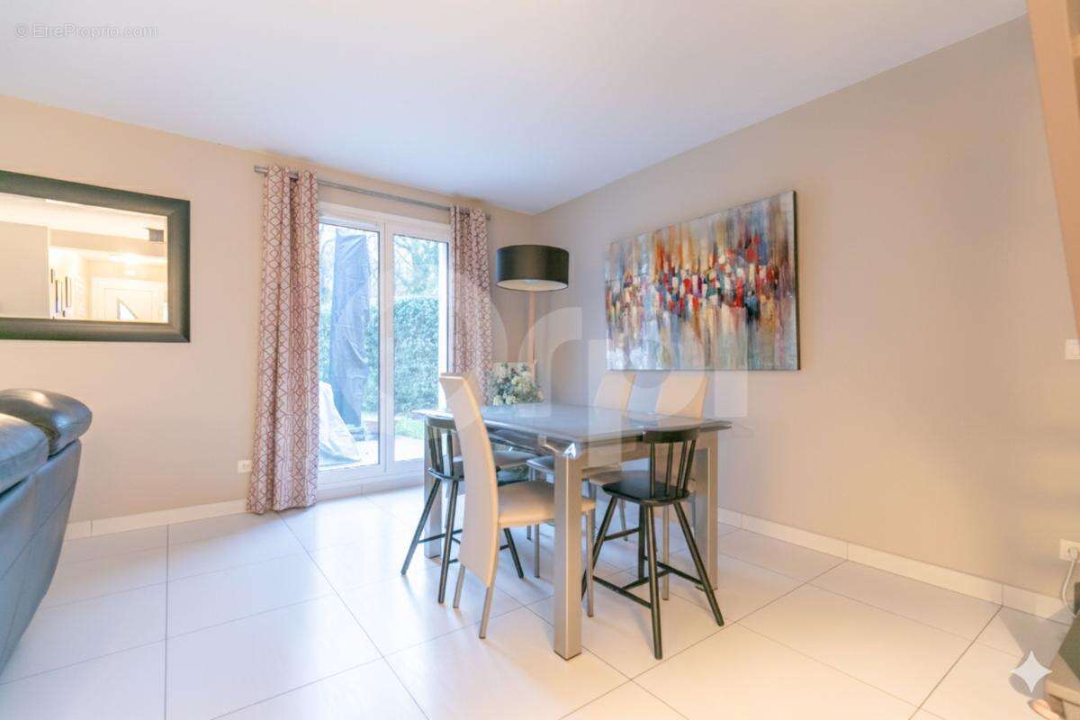 Maison à LIMEIL-BREVANNES