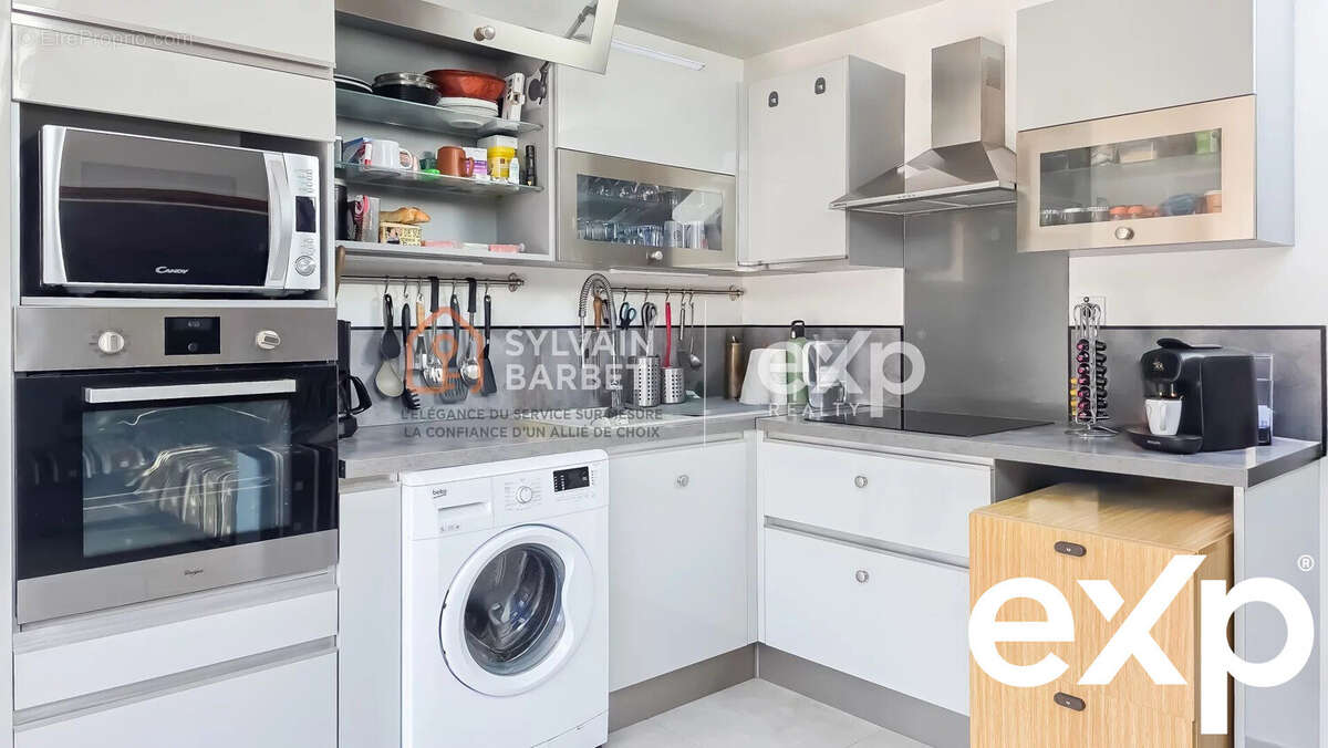 Appartement à SOLLIES-PONT