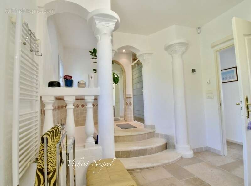 Maison à vendre 5 pièces, MOURIES (13) - photo 12