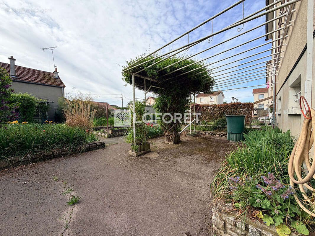 Maison familiale avec jardin - photo 11