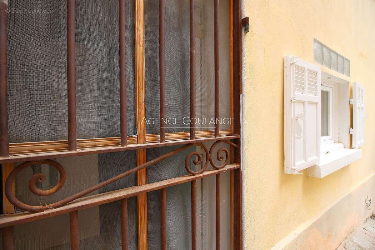 Appartement à LA CADIERE-D&#039;AZUR