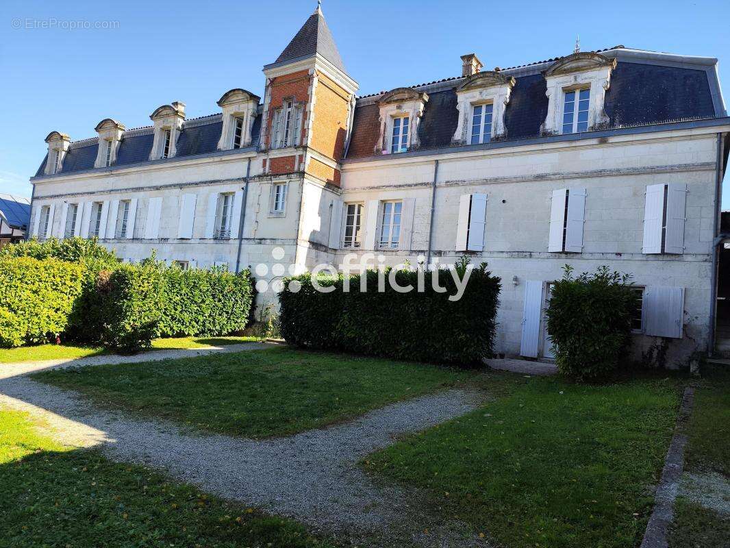 Appartement à SAINTES