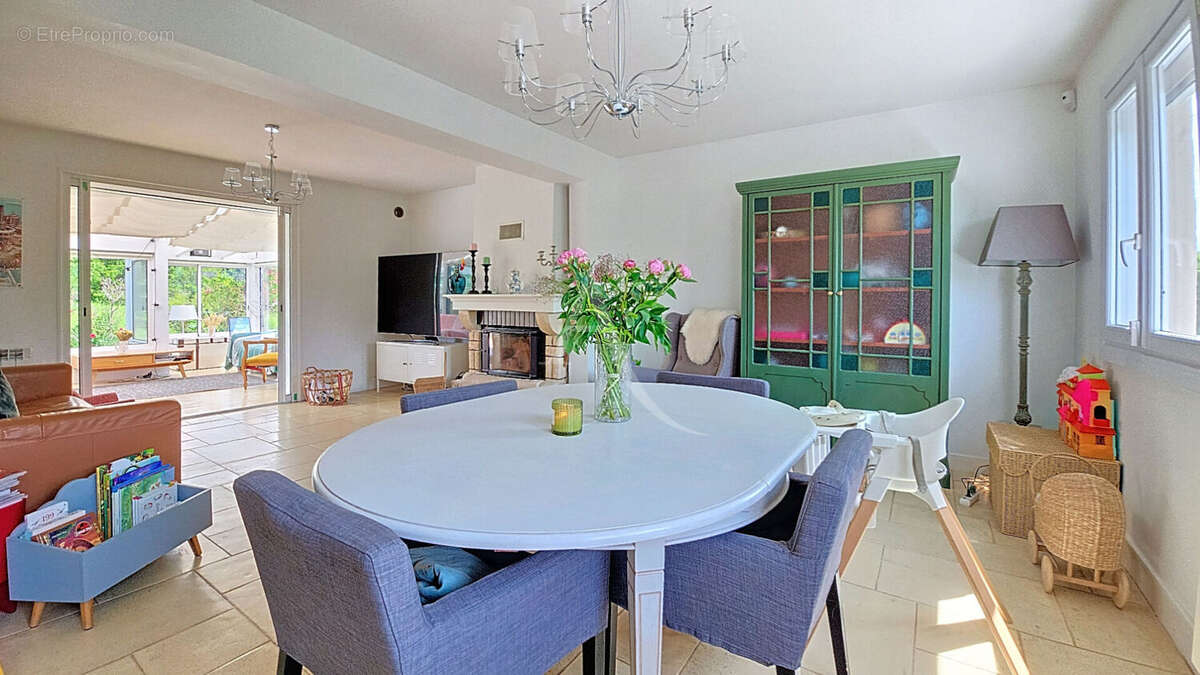 Maison à SAULX-LES-CHARTREUX