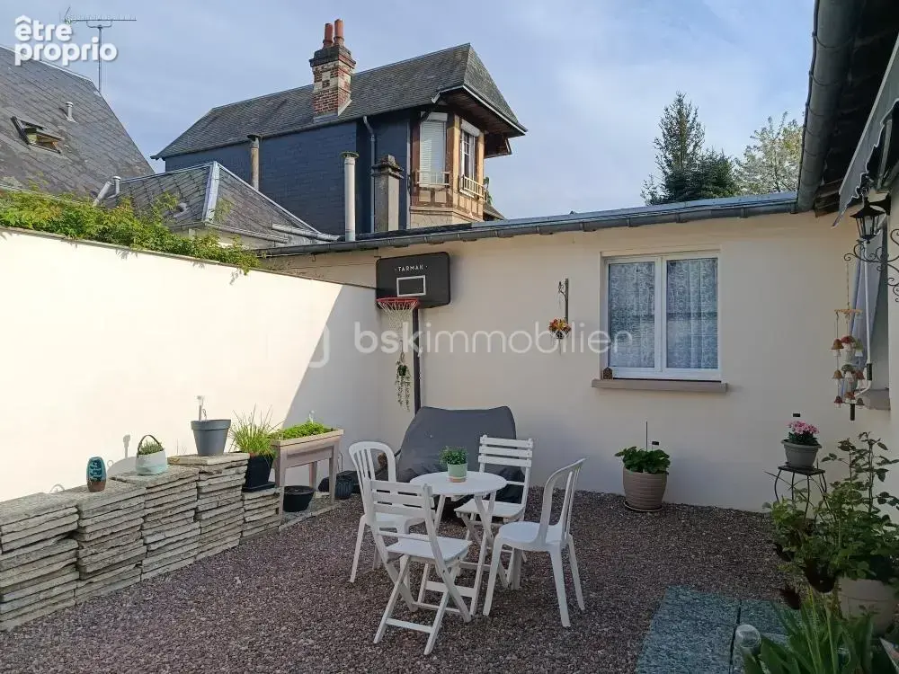 Disponible dès maintenant : Belle maison de 116m² avec annexe habitable de 54m², garage et double terrasse à Lisieux NORD - photo 9