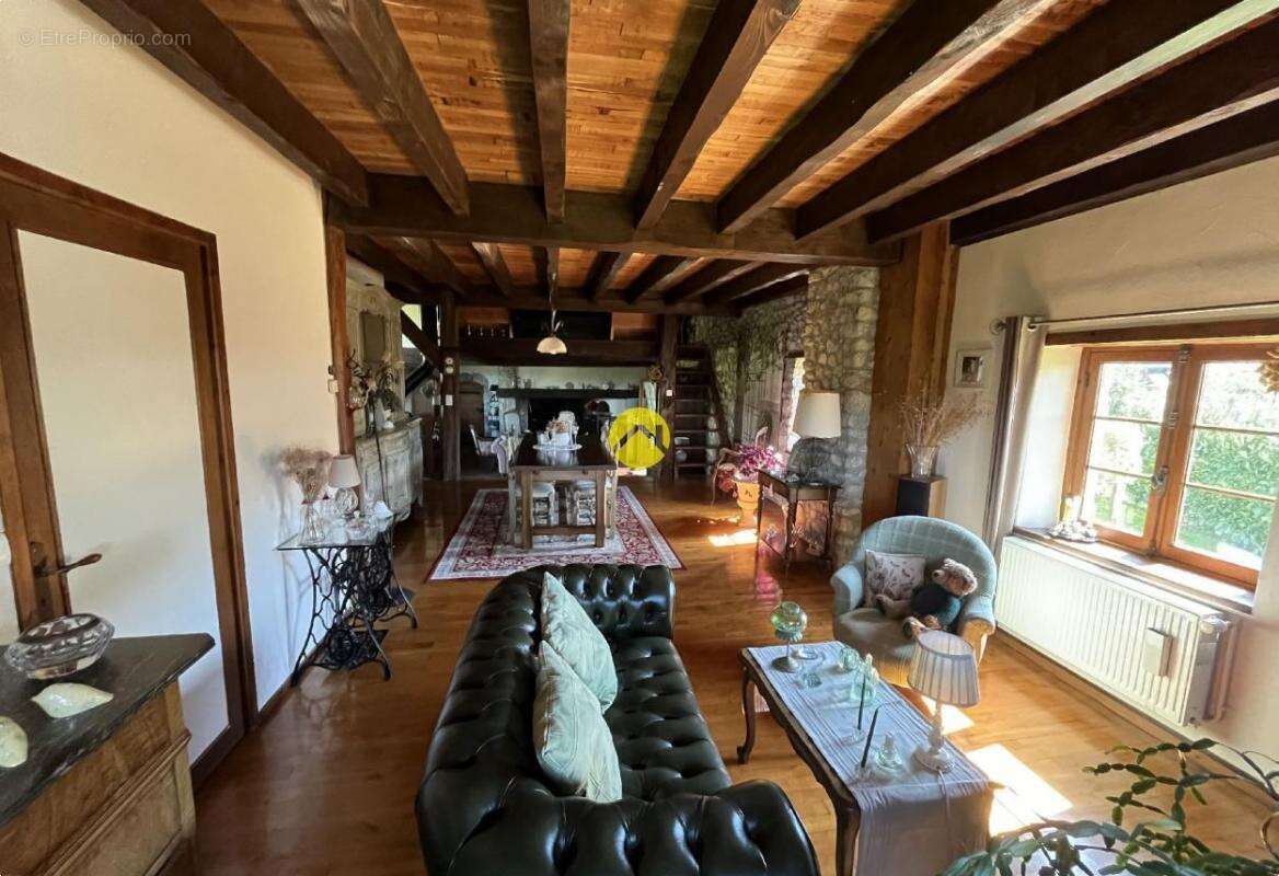 Maison à SAINT-REMY-SUR-DUROLLE