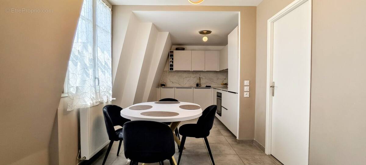 Appartement à EMERAINVILLE
